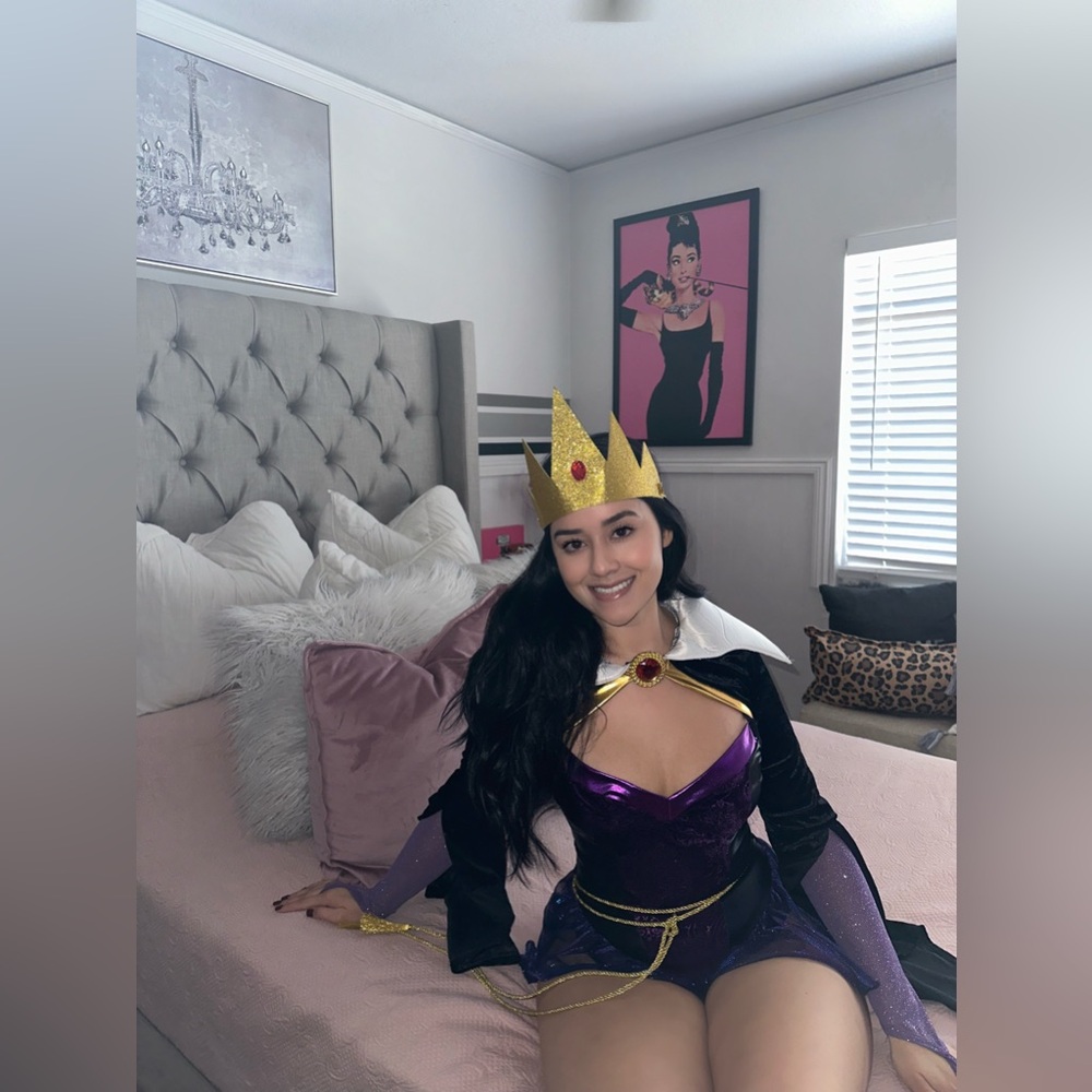 Poison Apple Queen costume